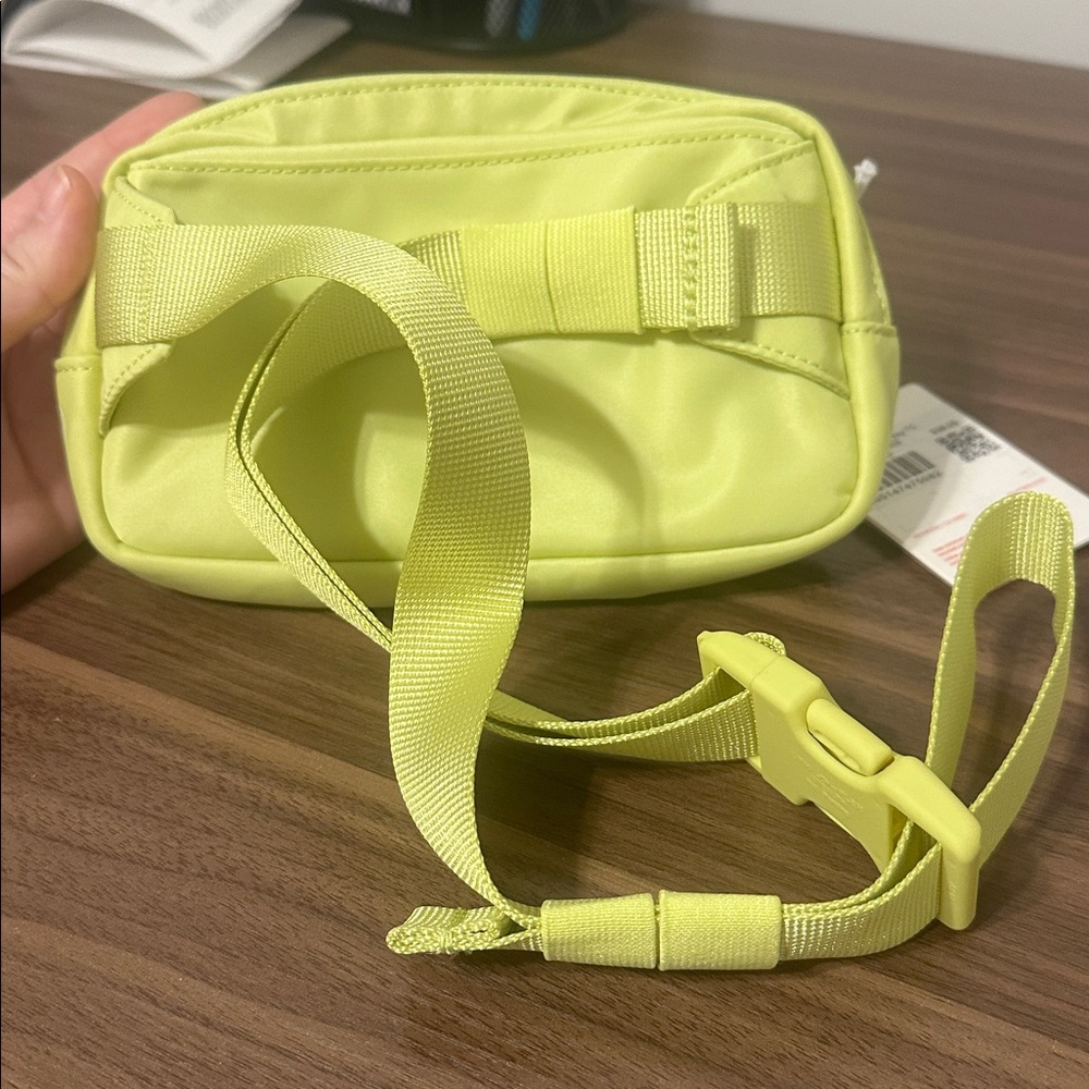 NWT Future Legacy Mini Belt Bag *TC
Lemon Vibe/Light Ivory/White Opal - Picture 11 of 12